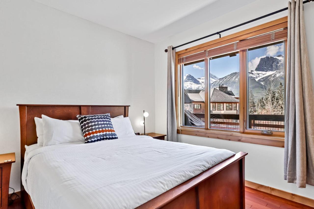 Revel Guest House - The Place For Merriment Canmore Exteriér fotografie